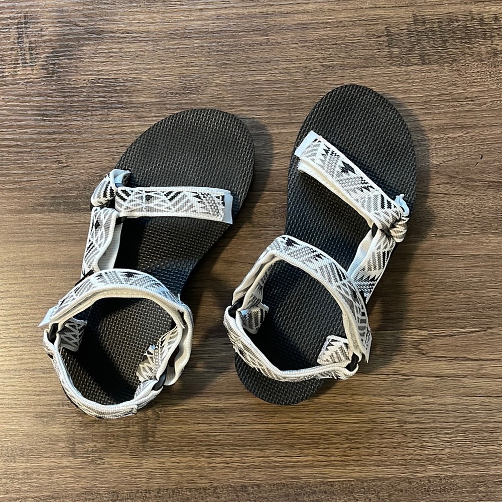 teva shoes